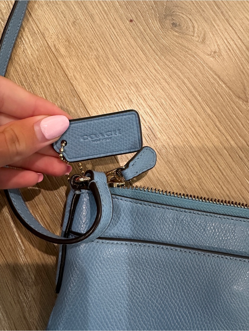 Coach Blue Pebbled Leather Crossbody Bag with Gold Hardware - Picture 4 of 6